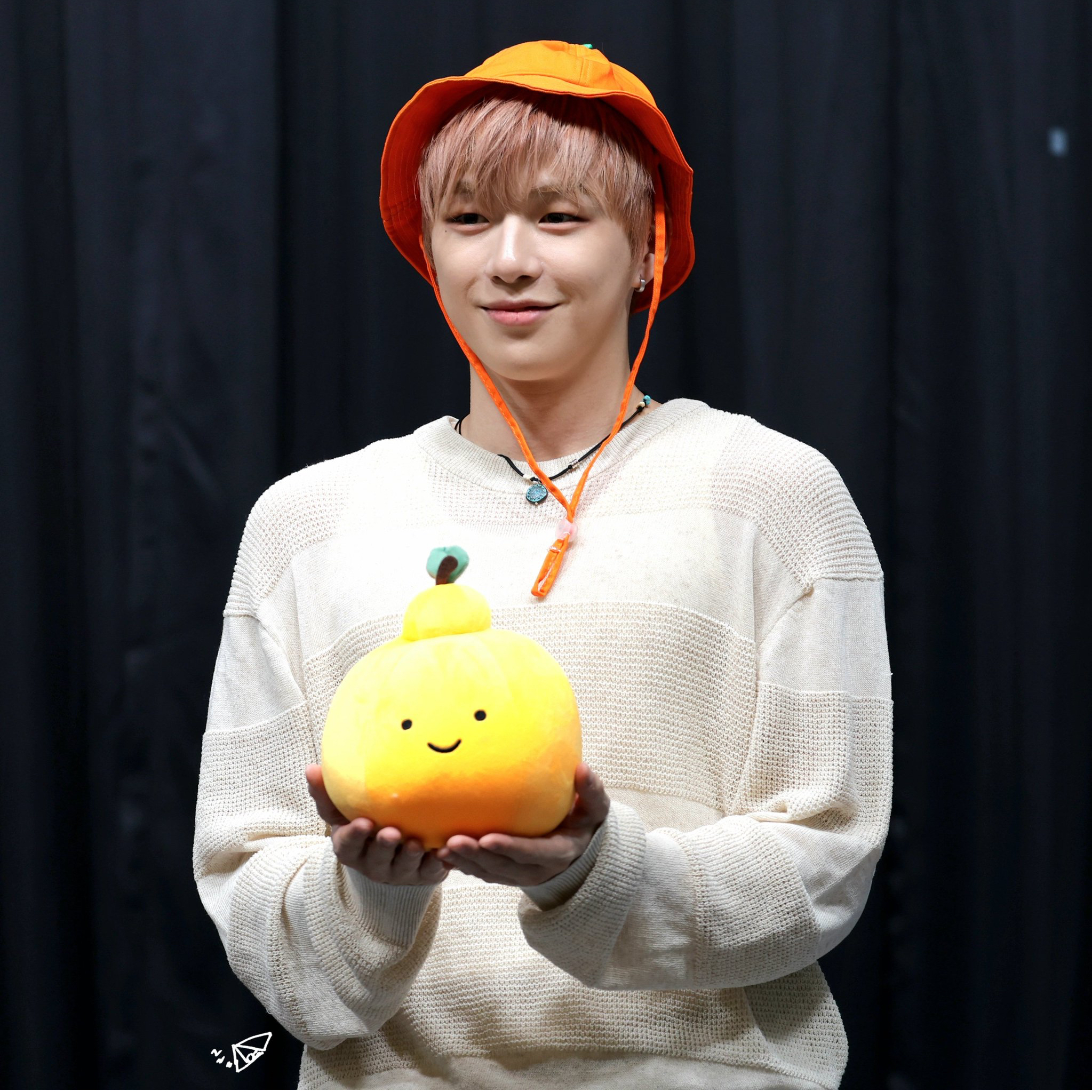 Latest photo of Kang Daniel