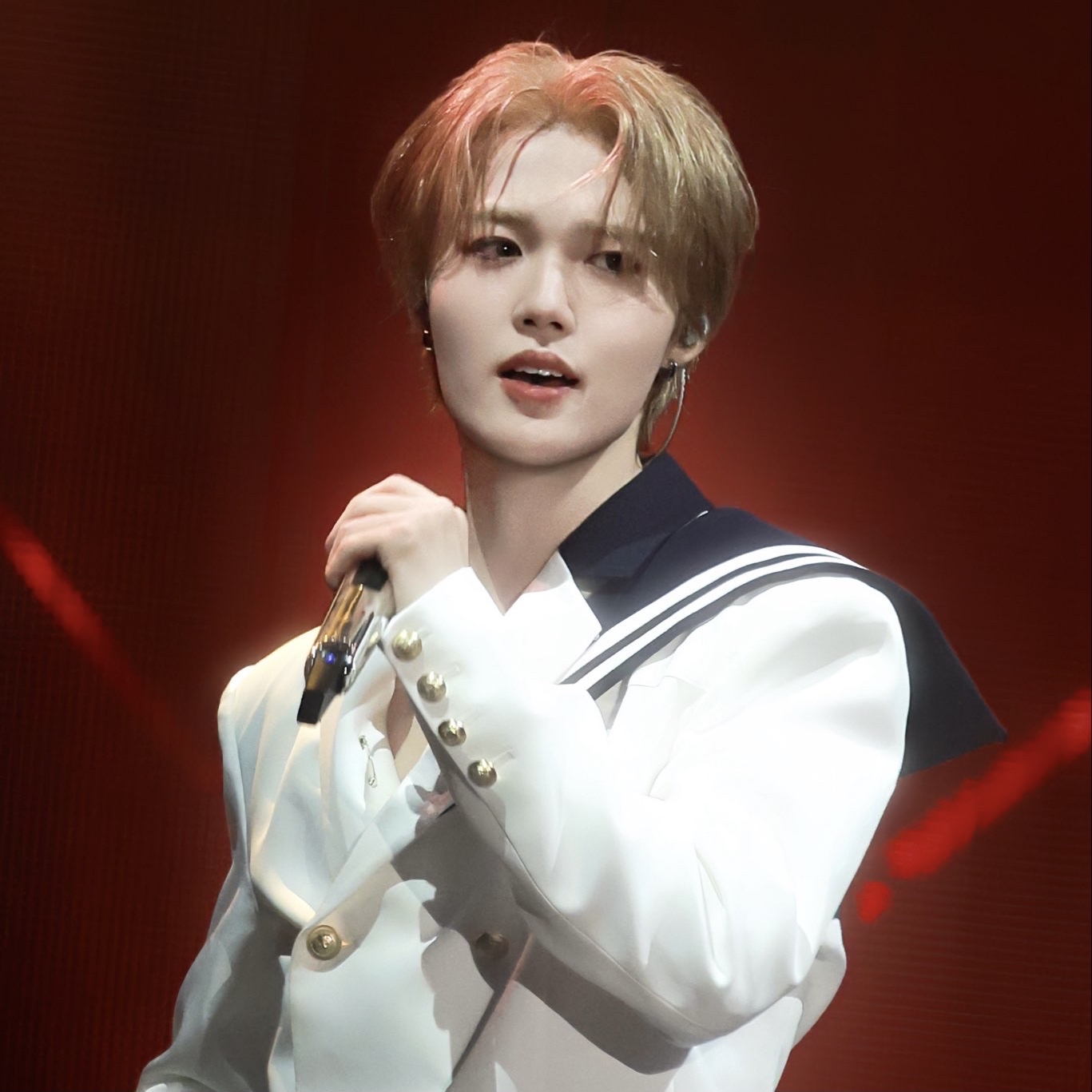 Latest photo of Doyoung (TREASURE)