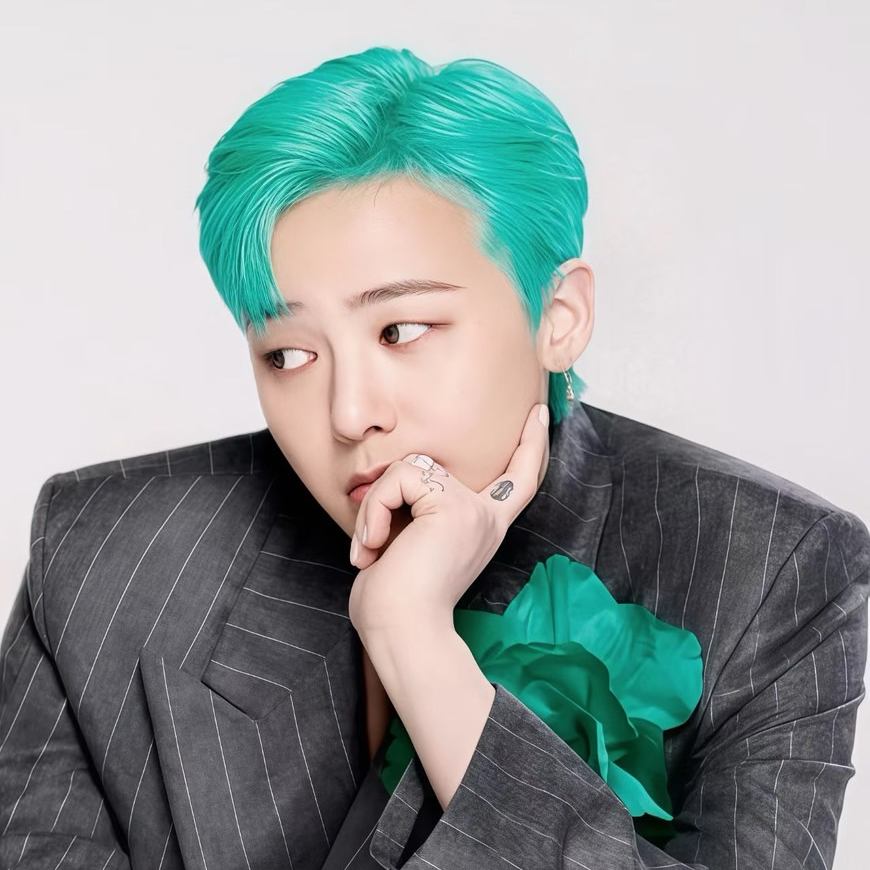 Recent activity shot of G-DRAGON (BIGBANG)