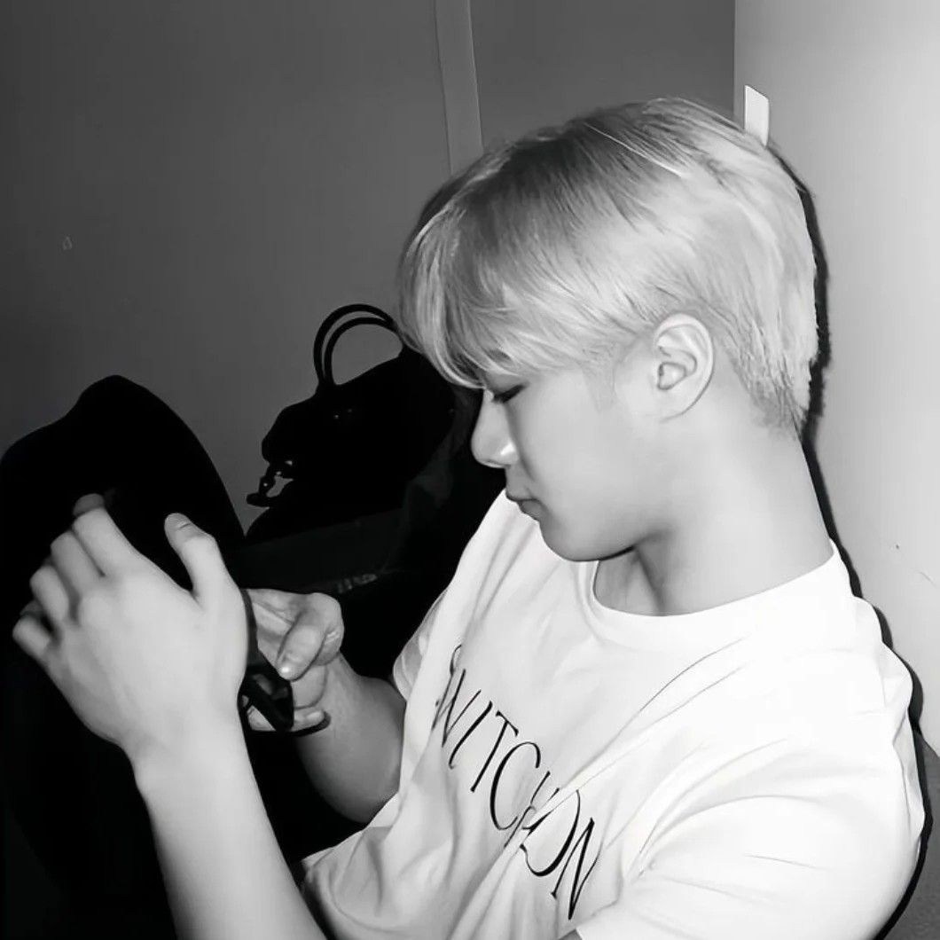 Latest photo of Moonbin (ASTRO)