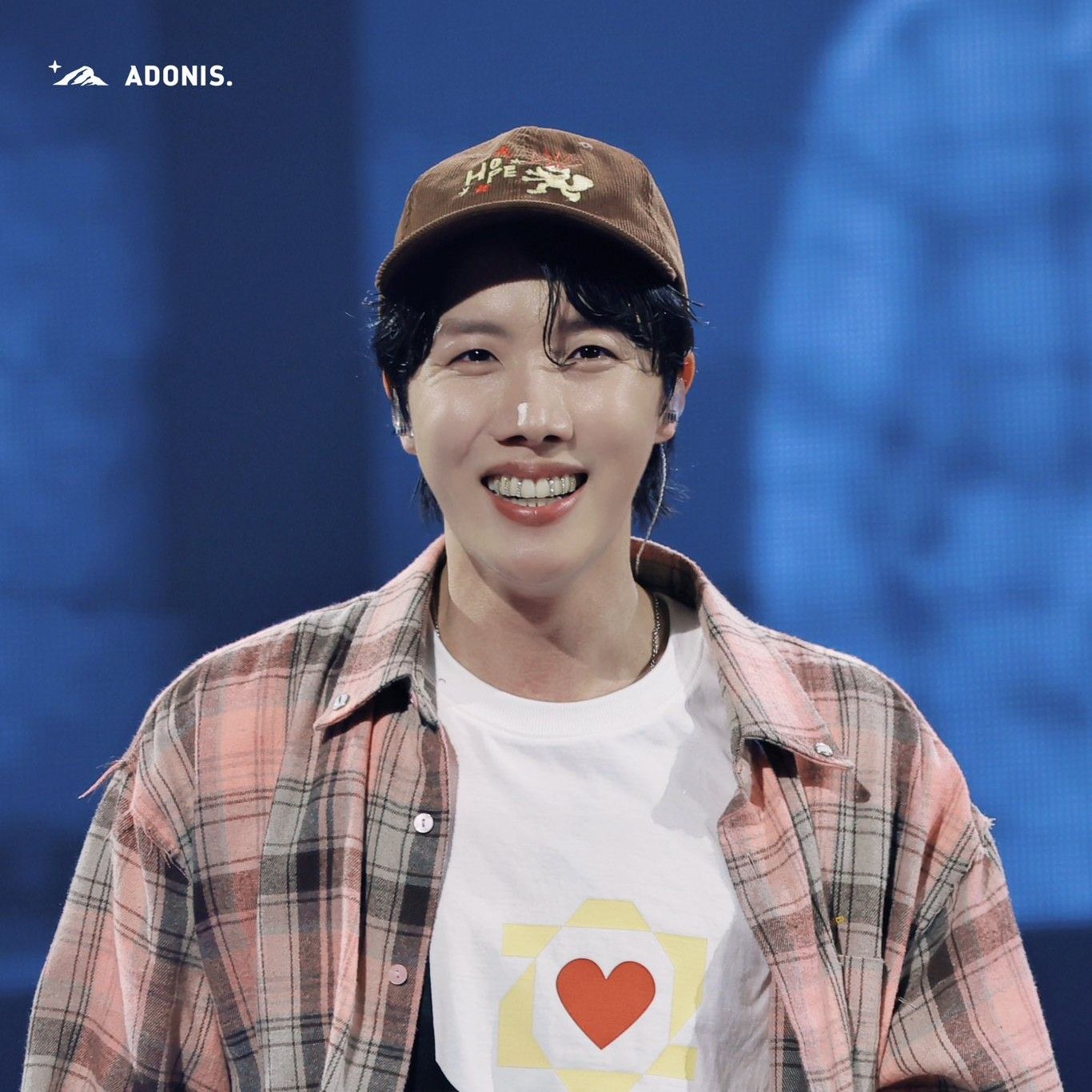 제이홉 (방탄소년단)의 최신 사진