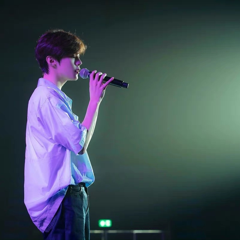 김우석의 최신 사진