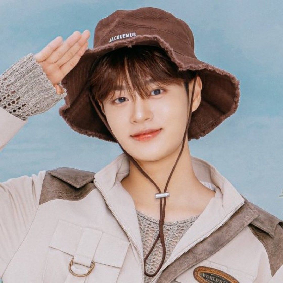 Latest photo of Lee Daehwi (AB6IX)