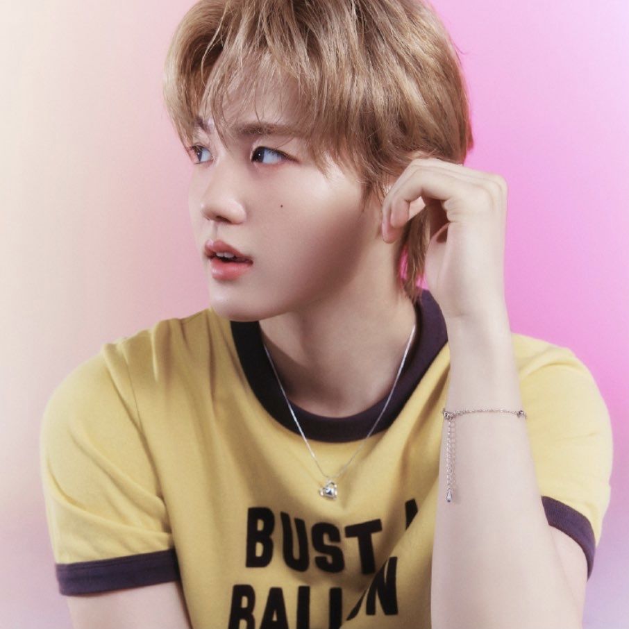 A moment captured by Doyoung (TREASURE)'s fan