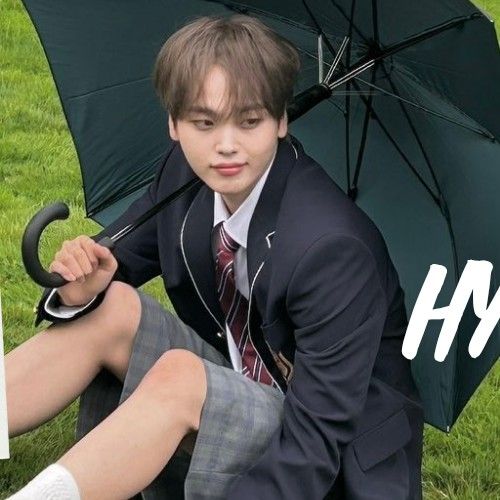 Today’s hot picks from the 형준 (CRAVITY) community