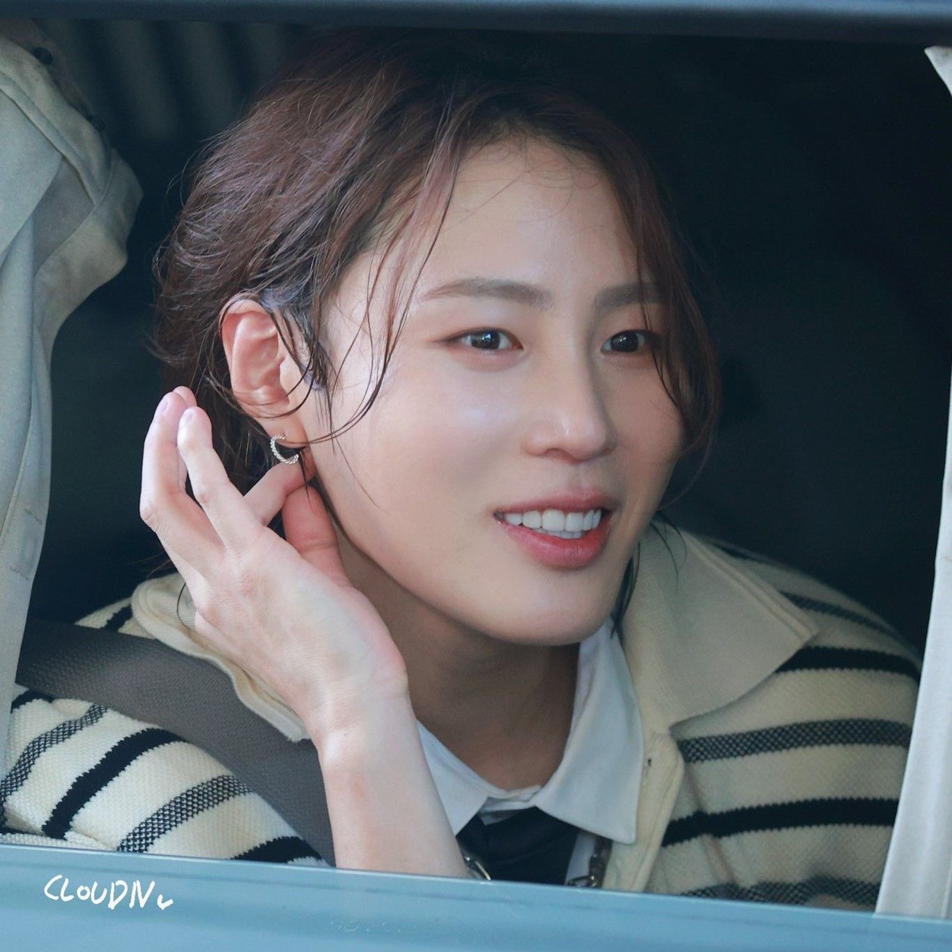 A moment captured by Ha Sungwoon's fan