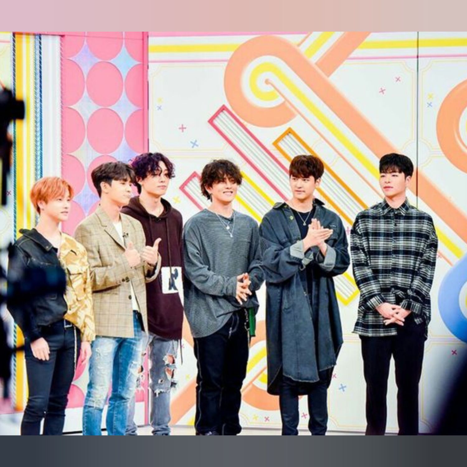 Behind-the-scenes cut of iKON