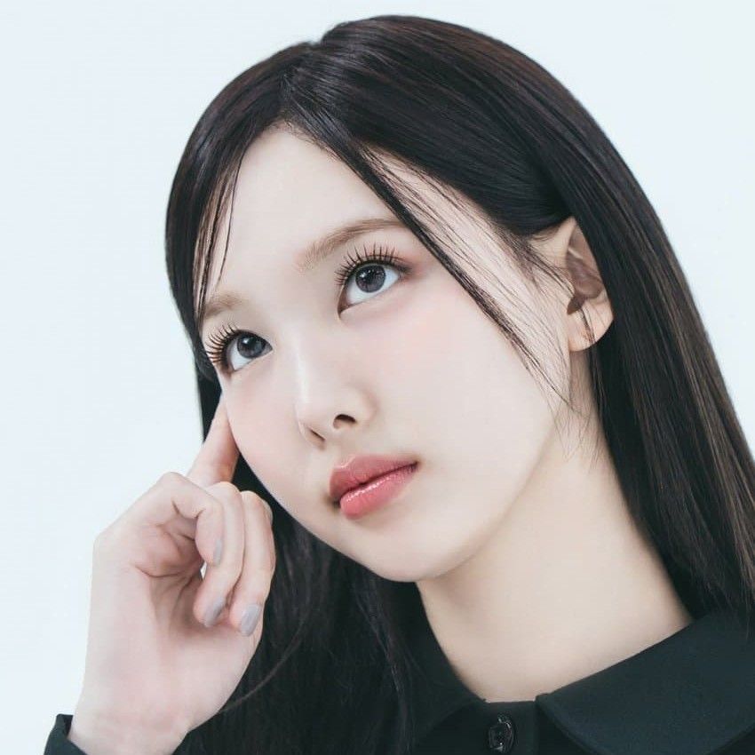Foto aktivitas terbaru Nayeon (TWICE)