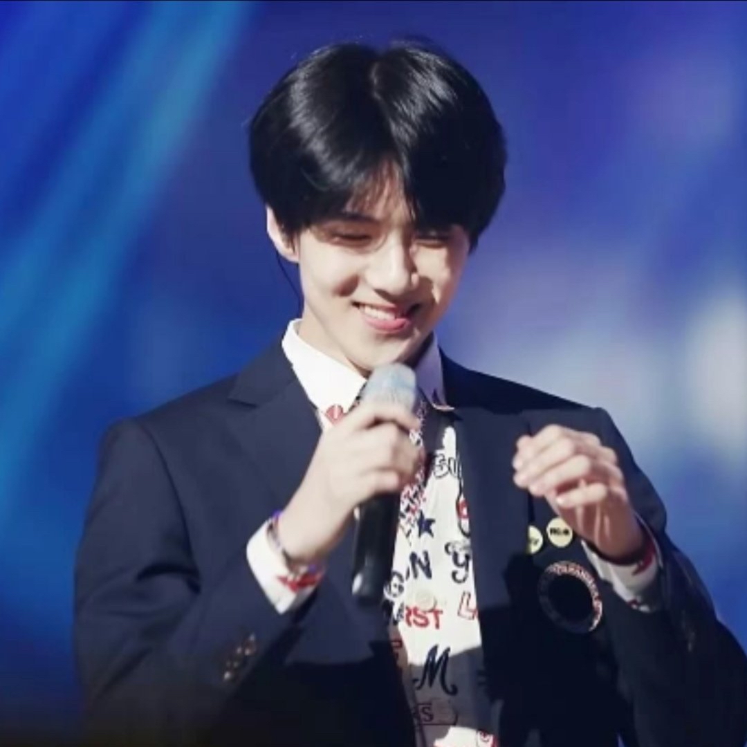 Behind-the-scenes cut of EXO