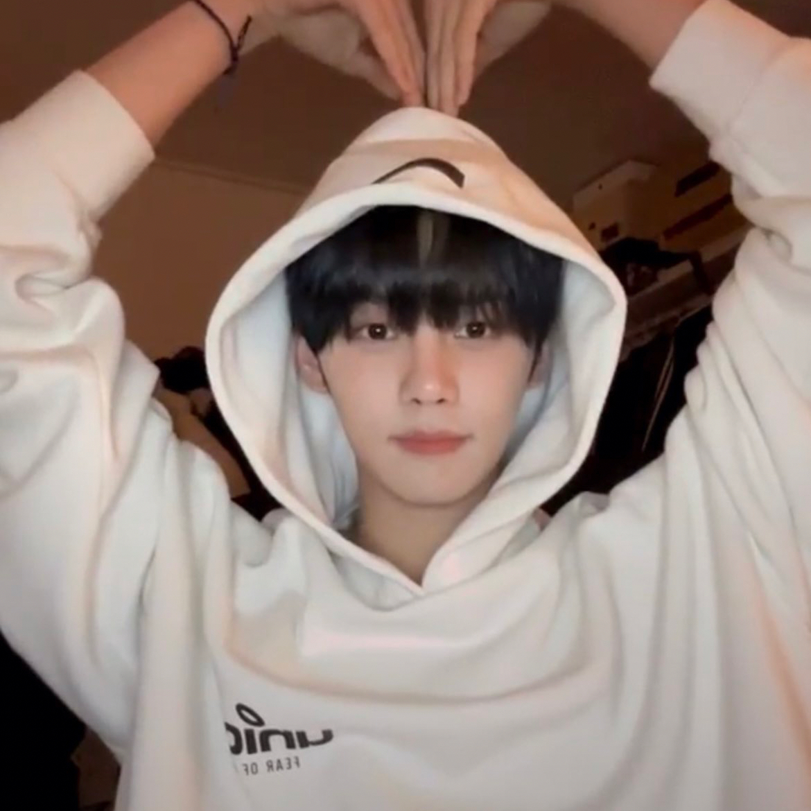 Latest photo of Kim Gyuvin (ZEROBASEONE)