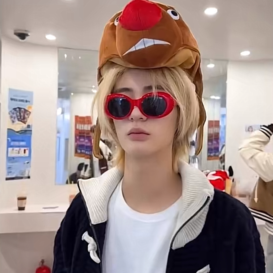 Behind-the-scenes cut of Leehan (BOYNEXTDOOR)