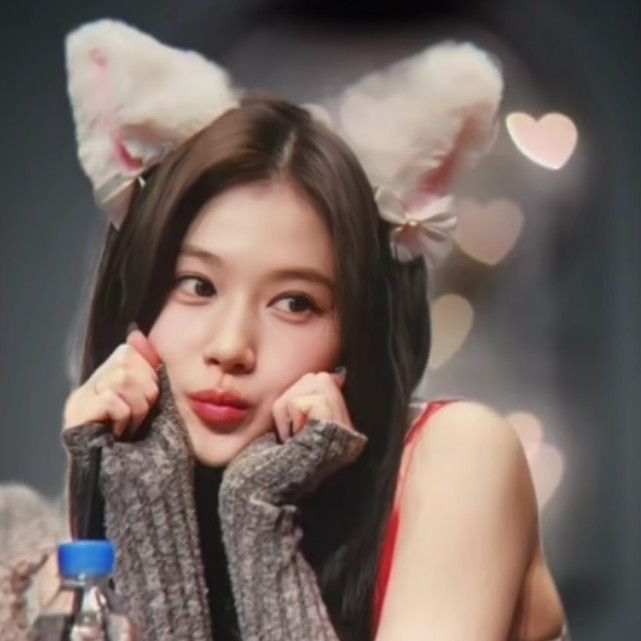 Latest photo of Sana (TWICE)