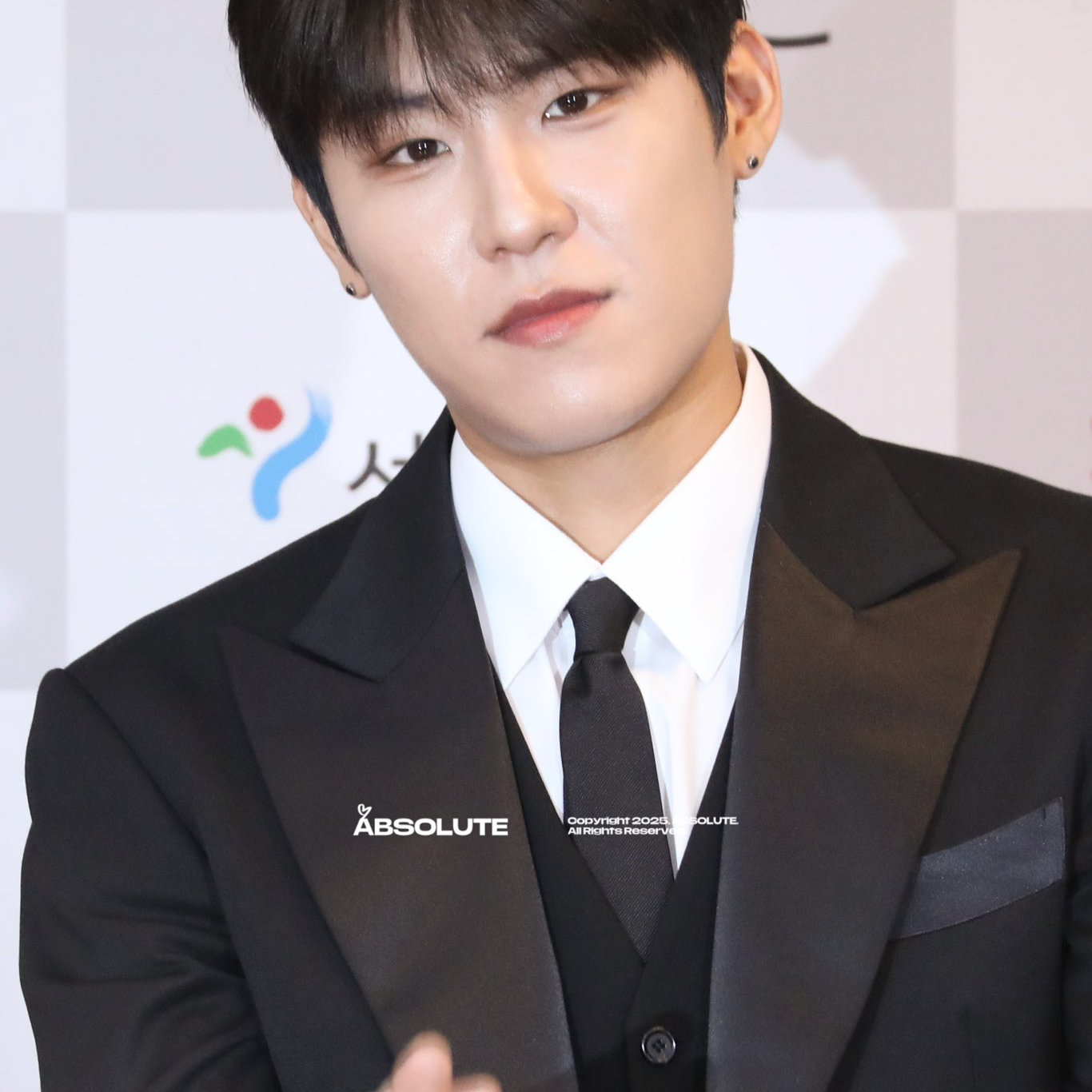 A moment captured by Park Woojin (AB6IX)'s fan