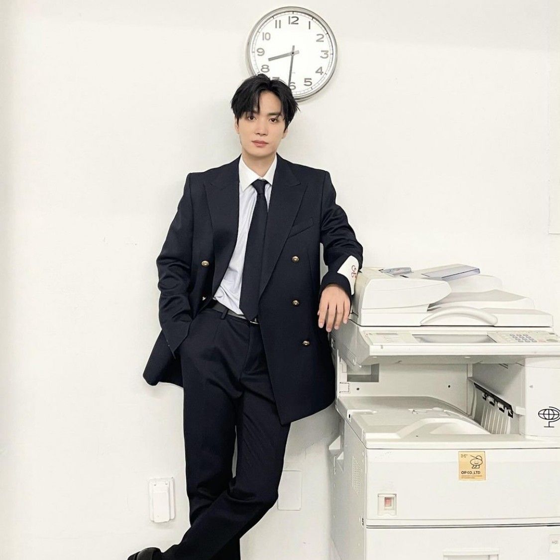 A moment captured by Kim Jonghyeon's fan
