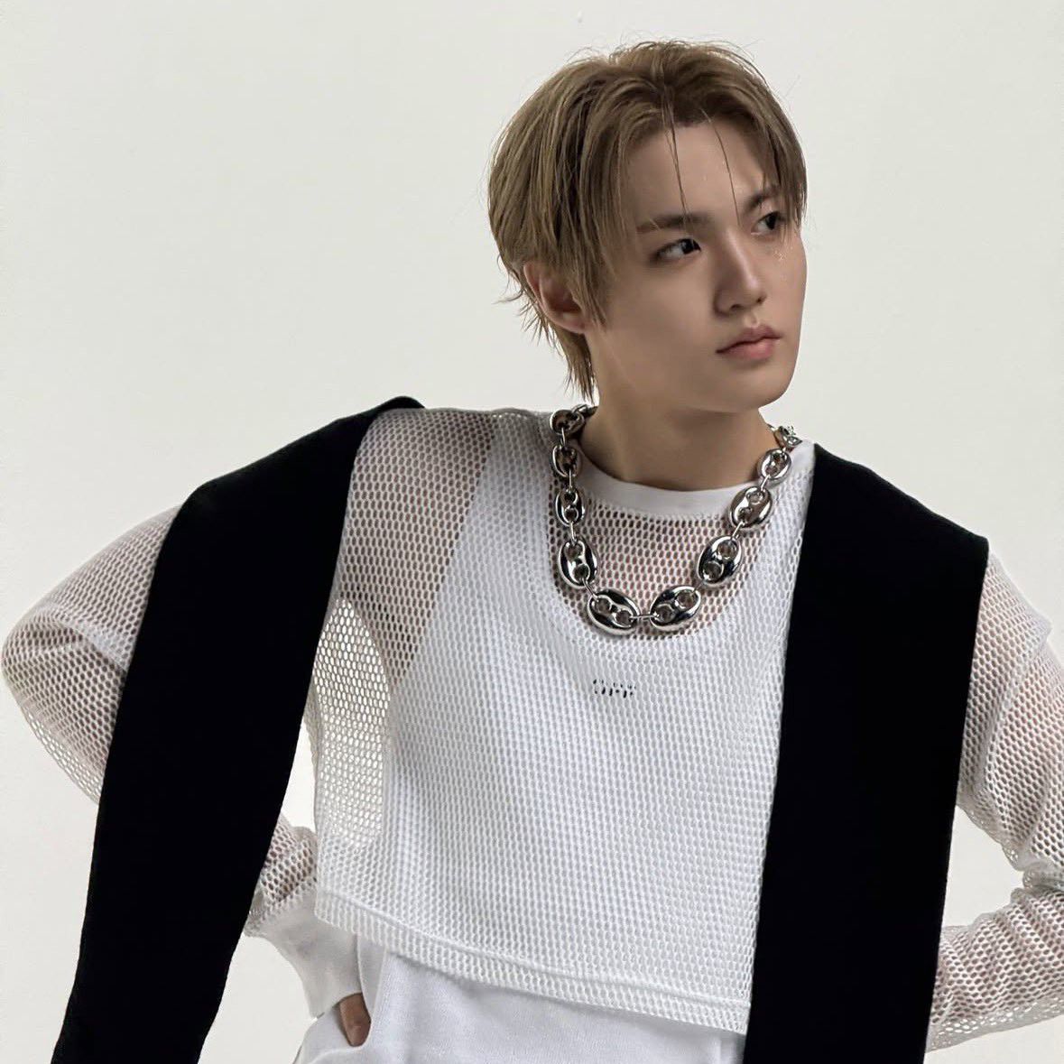 Latest photo of Doyoung (TREASURE)