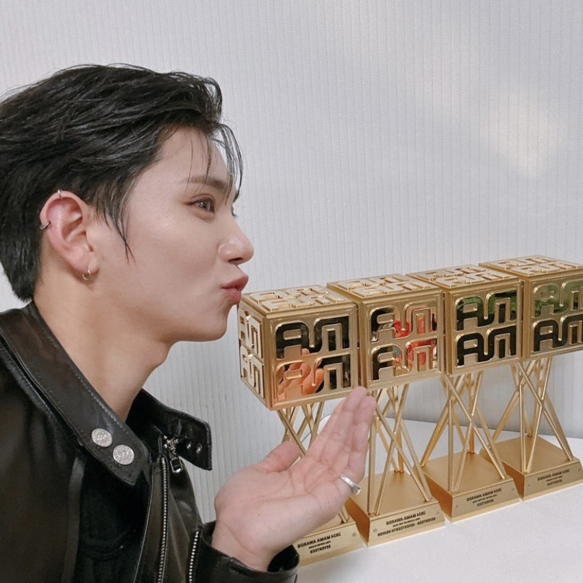 Recent activity shot of Joshua (SEVENTEEN)