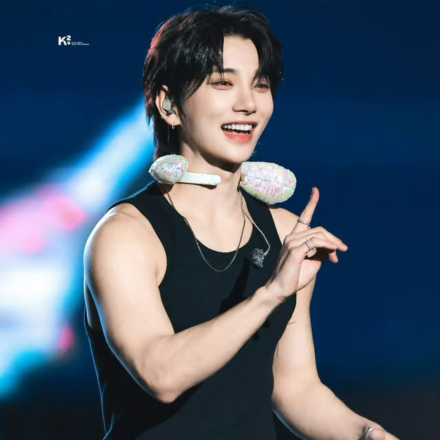 A moment captured by Joshua (SEVENTEEN)'s fan