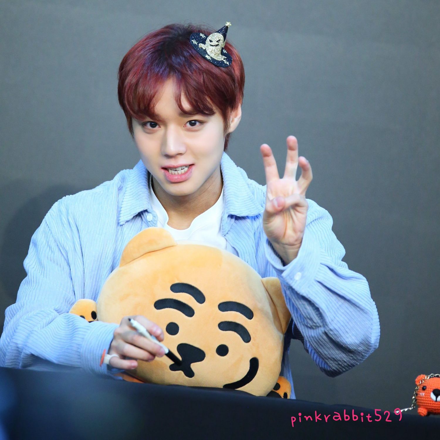 Behind-the-scenes cut of Park Jihoon