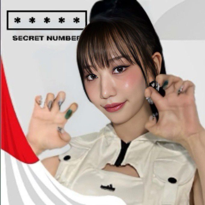 A moment captured by Zuu (SECRET NUMBER)'s fan
