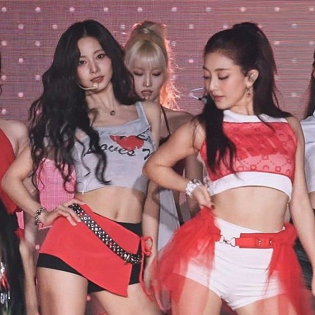 Behind-the-scenes cut of Jihyo (TWICE)
