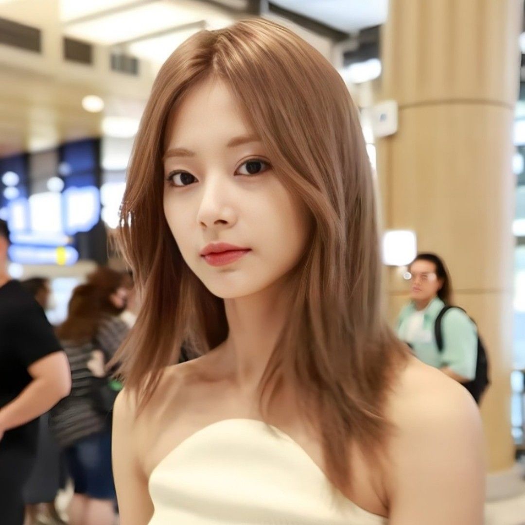 Behind-the-scenes cut of Tzuyu (TWICE)