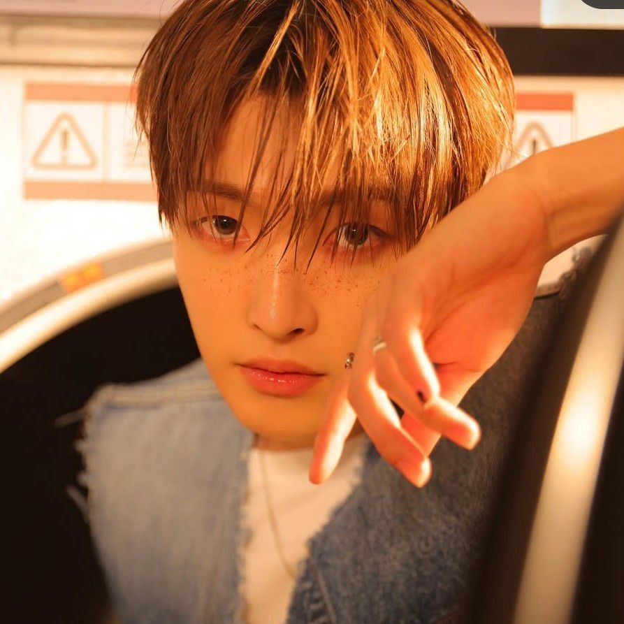 Behind-the-scenes cut of Hongjoong (ATEEZ)