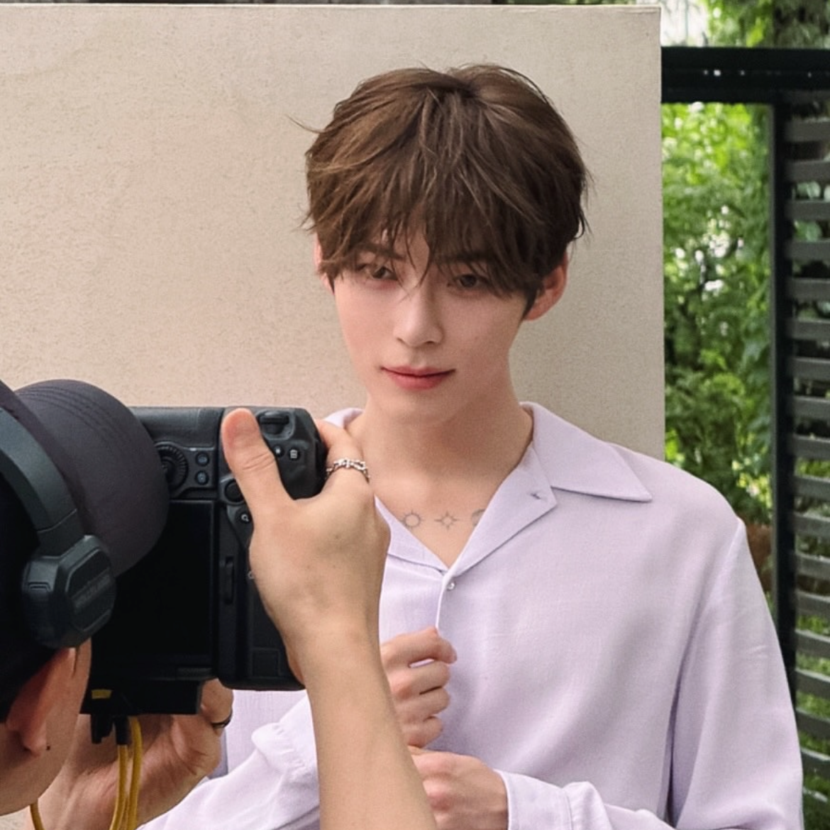 Momen yang diabadikan oleh penggemar Sung Hanbin (ZEROBASEONE)