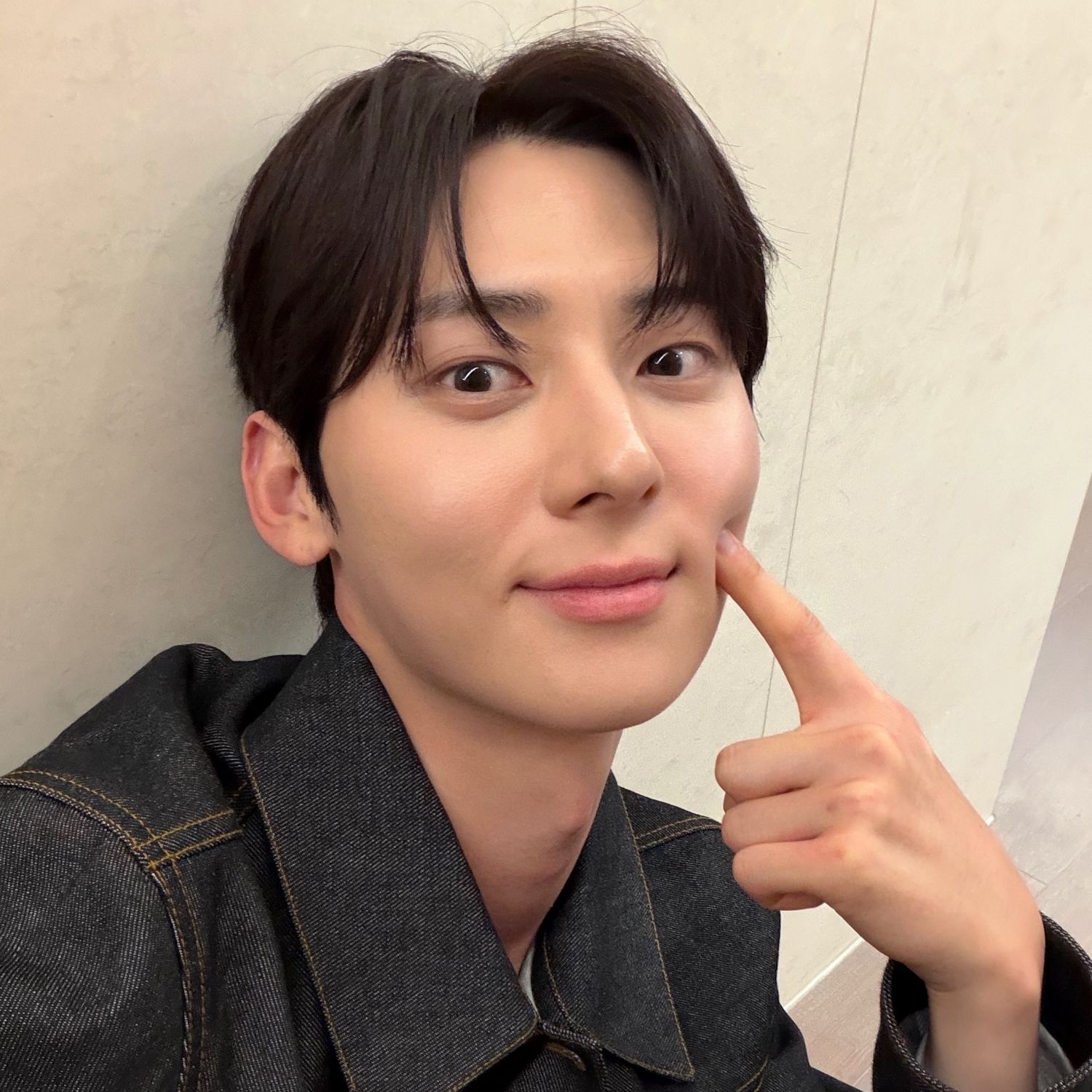 Latest photo of Hwang Minhyun