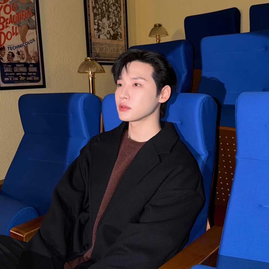 A moment captured by Jeon Woong (AB6IX)'s fan