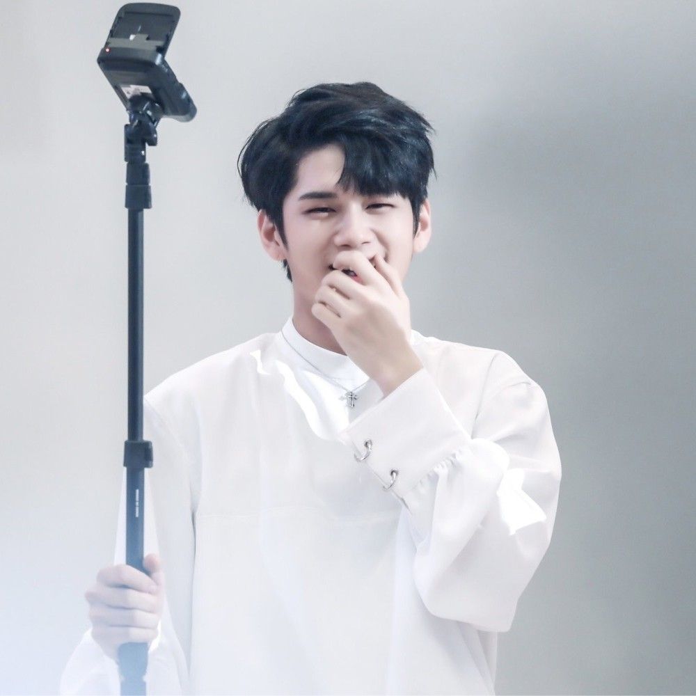 Recent activity shot of Ong Seongwu