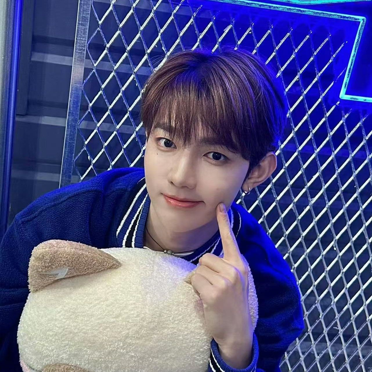 Behind-the-scenes cut of Zhang Hao (ZEROBASEONE)