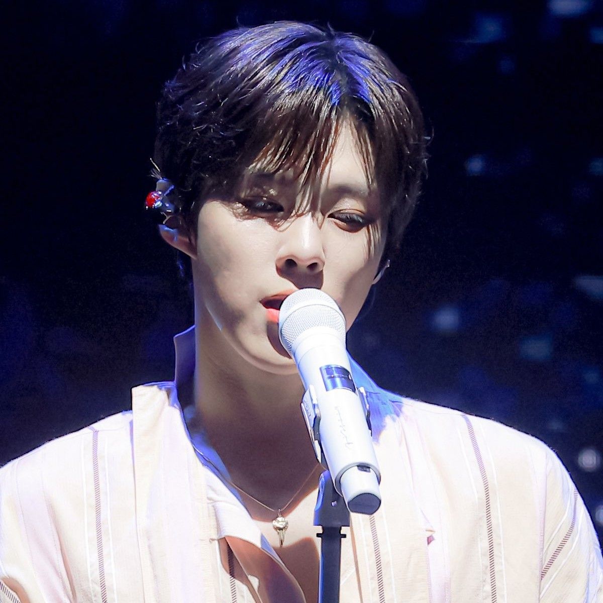 Momen yang diabadikan oleh penggemar Kim Wooseok