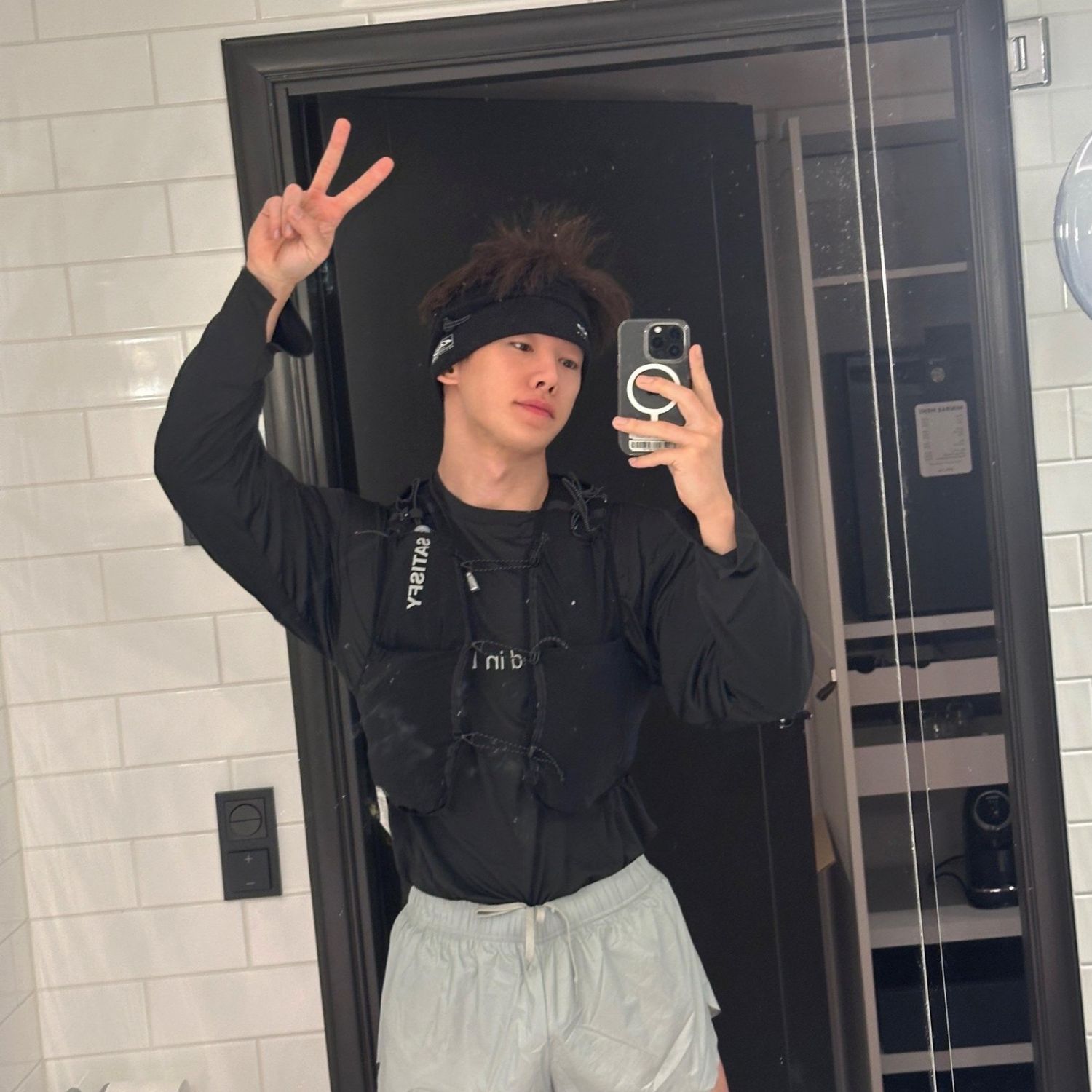 Behind-the-scenes cut of Wonho