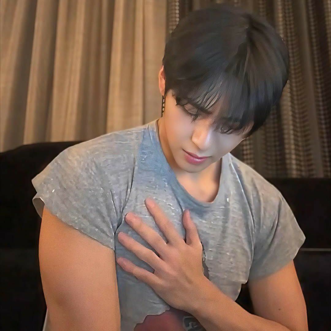 뷔 (방탄소년단)의 비하인드 컷