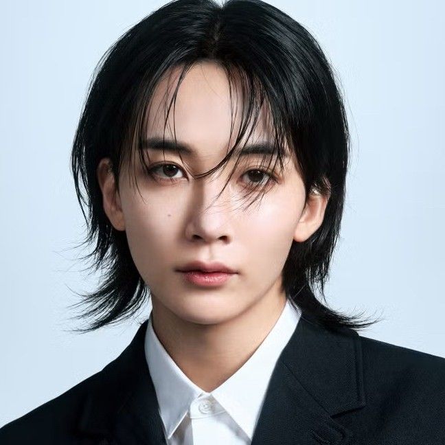 Latest photo of Jeonghan (SEVENTEEN)