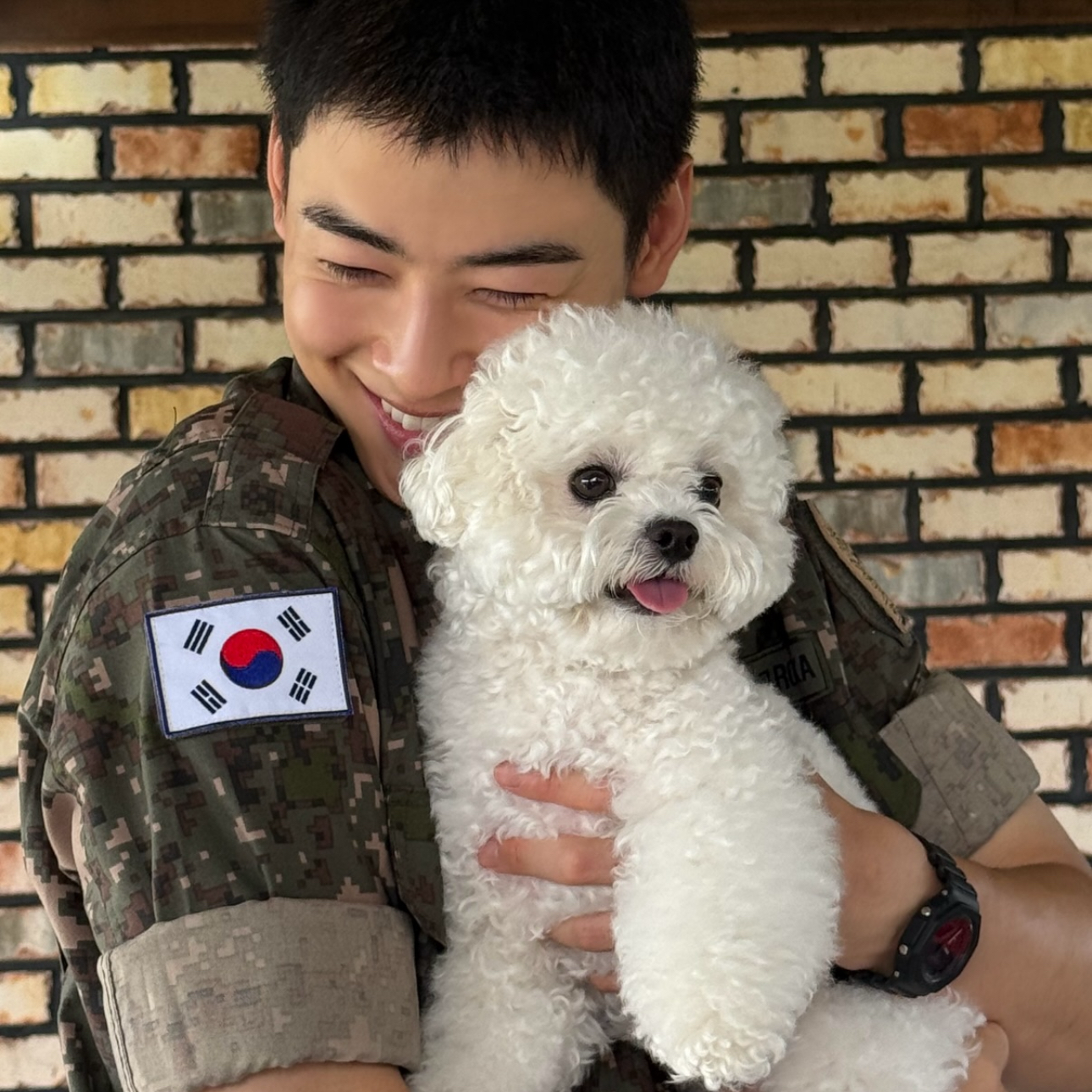 Foto aktivitas terbaru Eunwoo (ASTRO)
