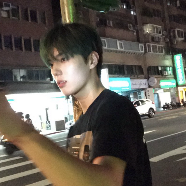 Behind-the-scenes cut of LEEJEONG (WHIB)