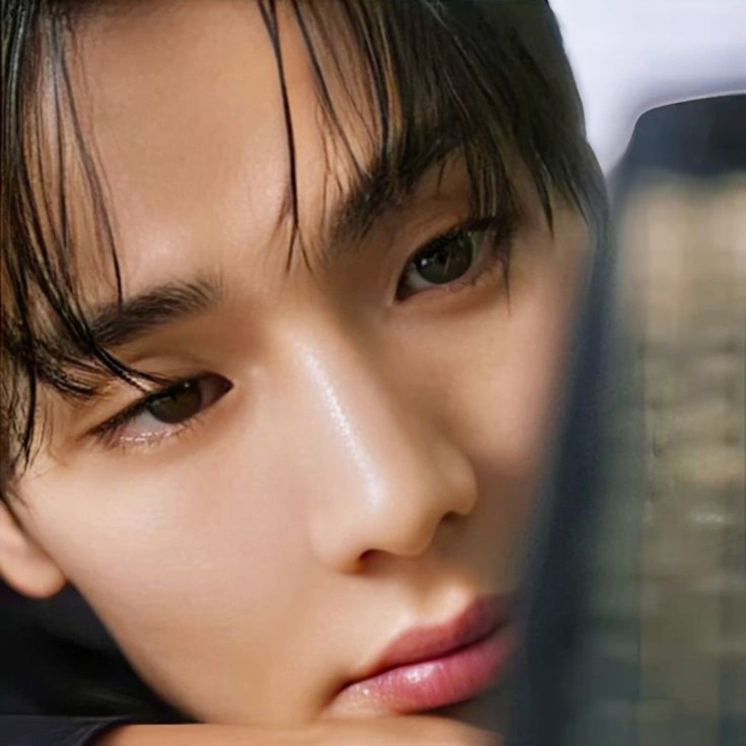 Behind-the-scenes cut of Shownu (MONSTA X)