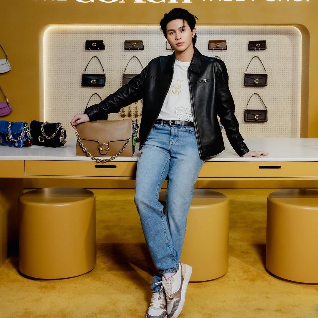 A moment captured by William (LYKN)'s fan