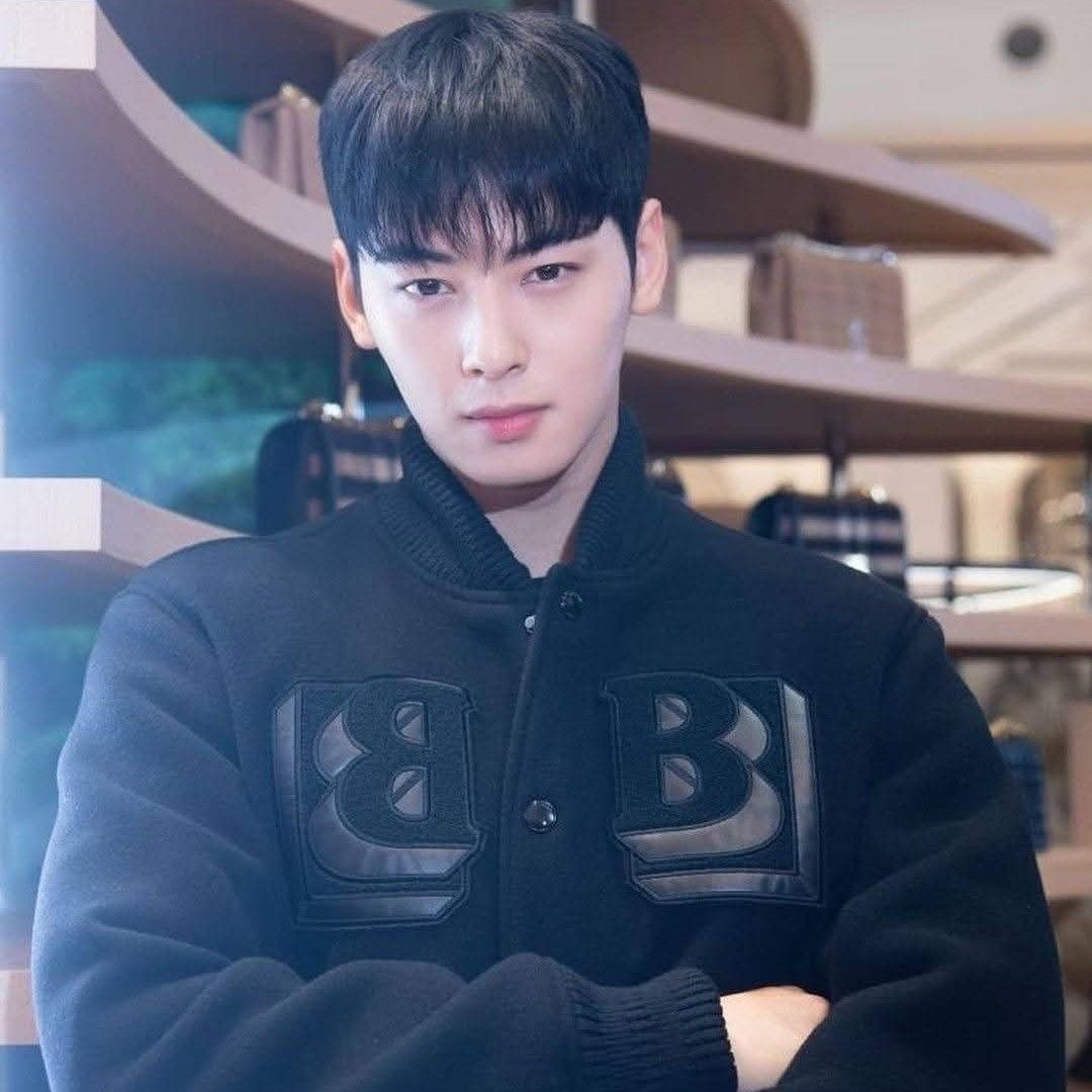 Recent activity shot of Eunwoo (ASTRO)