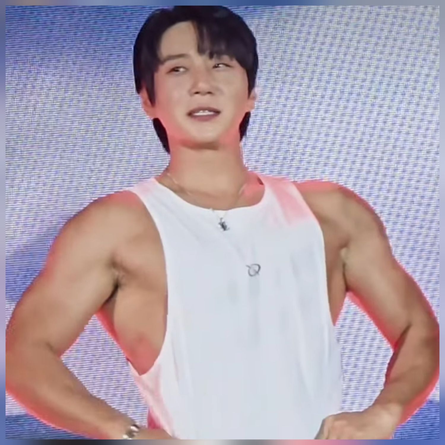 A moment captured by Hwang Chiyeol's fan