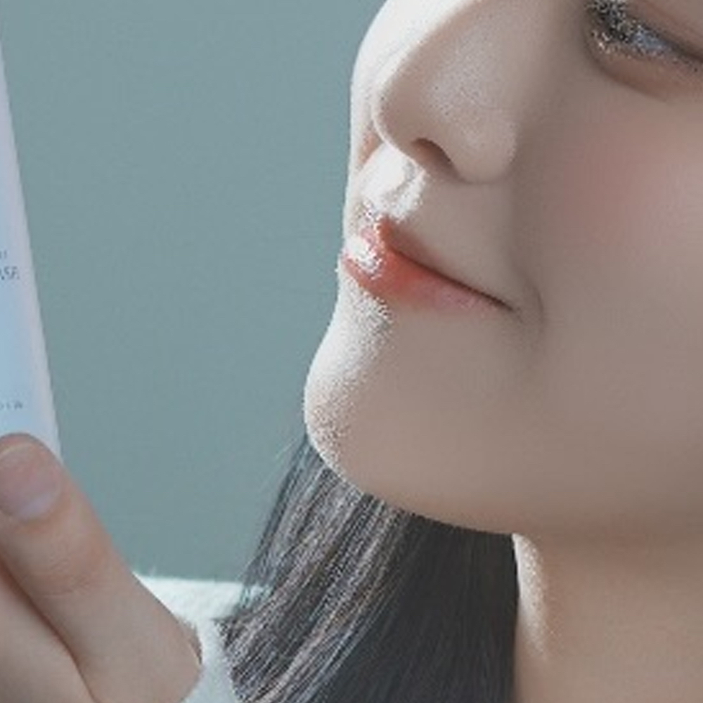 Behind-the-scenes cut of HyunJin (Loossemble)