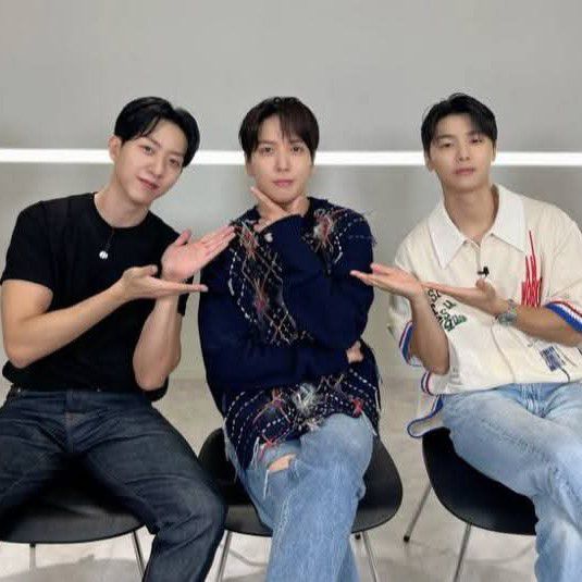 A moment captured by CNBLUE's fan