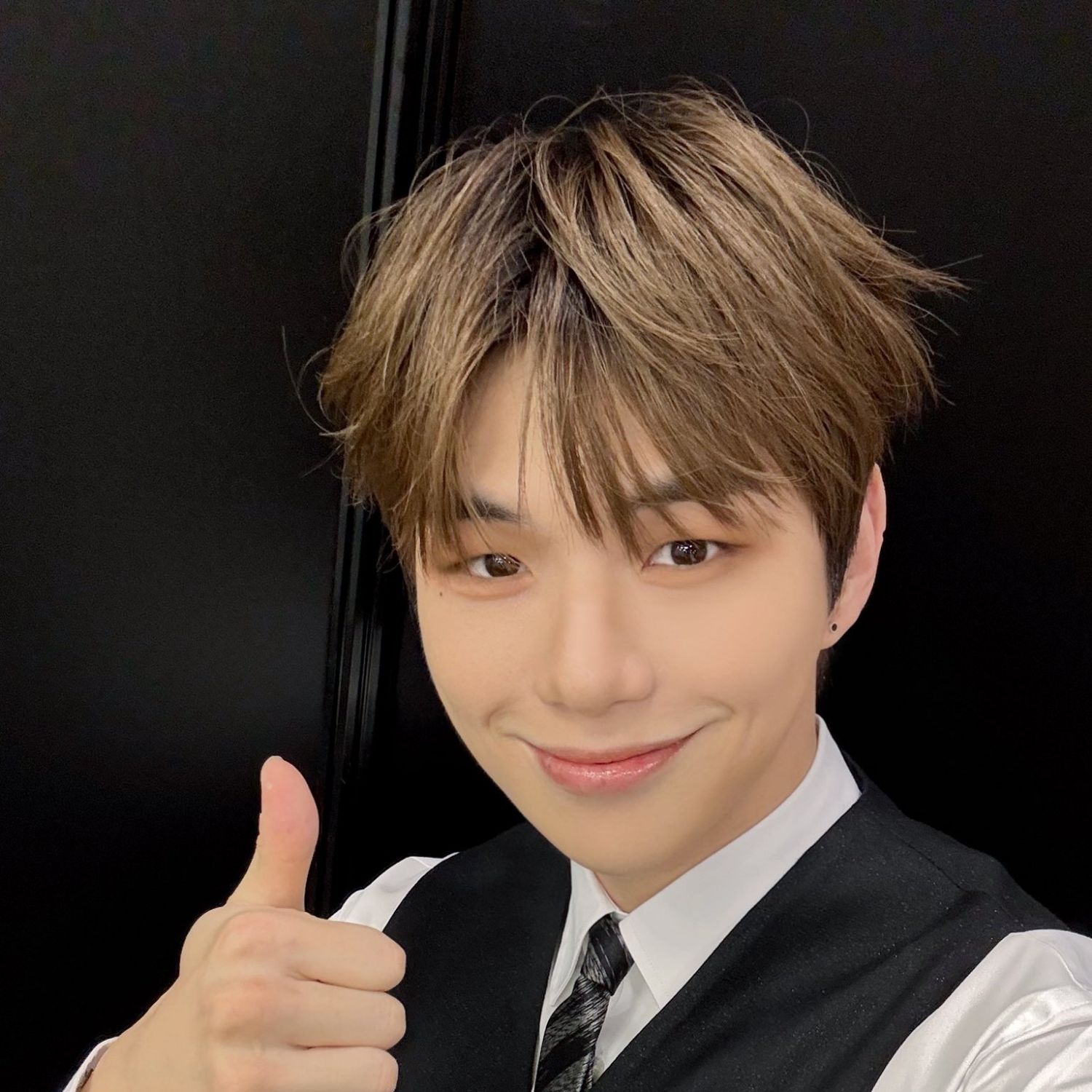 Behind-the-scenes cut of Kang Daniel