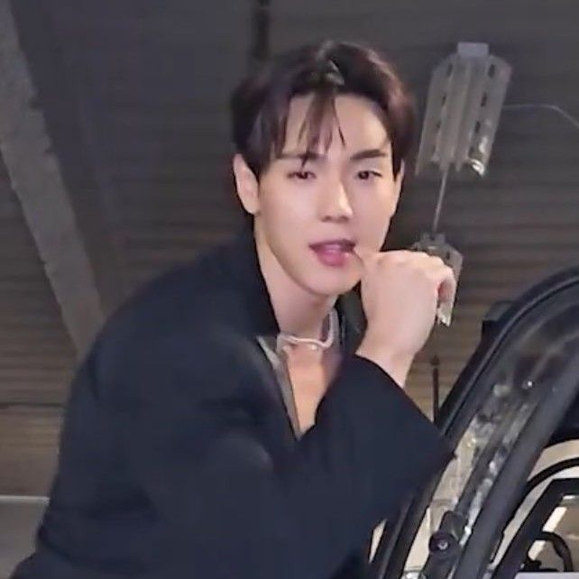 셔누 (몬스타엑스) 최근 활동샷