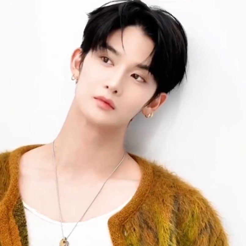 Latest photo of Bae Jinyoung