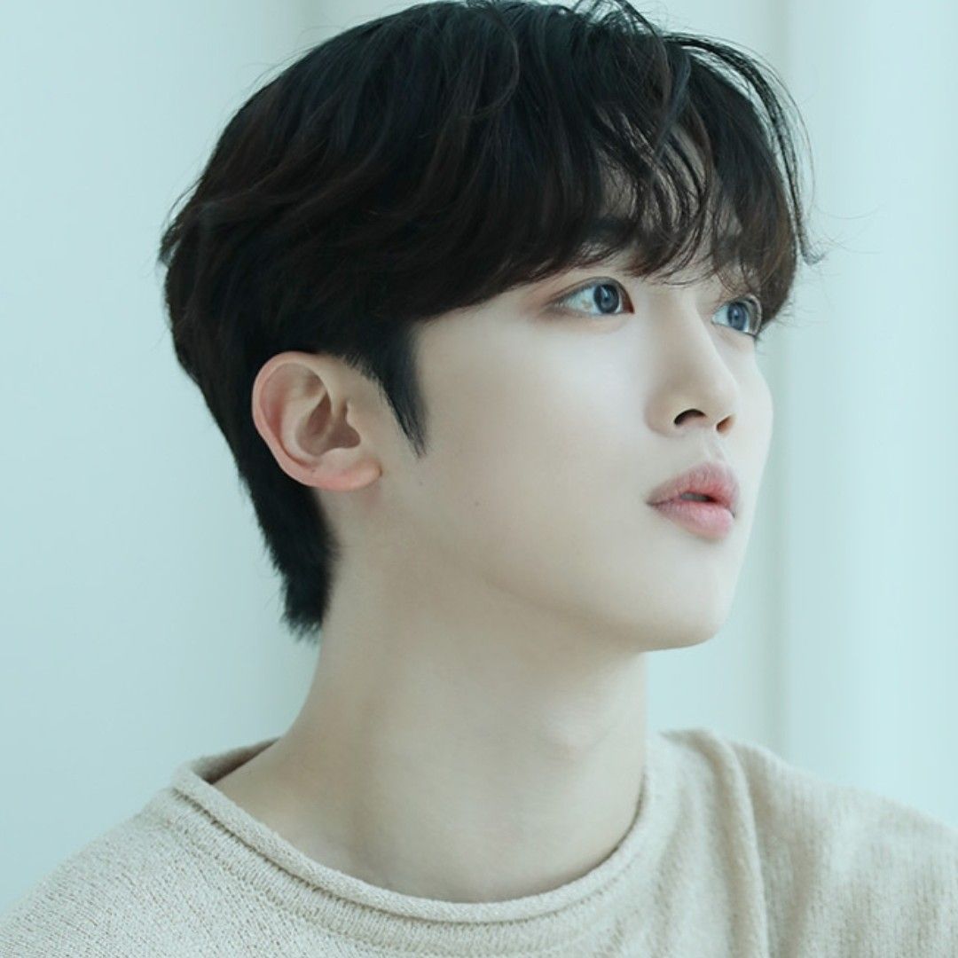 Potret di balik layar Kim Yohan (WEi)