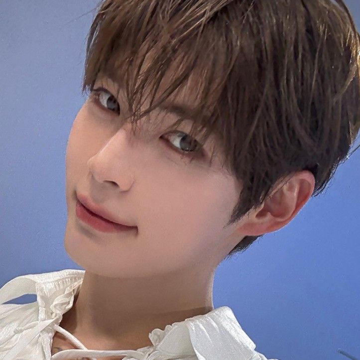 Behind-the-scenes cut of Sung Hanbin (ZEROBASEONE)