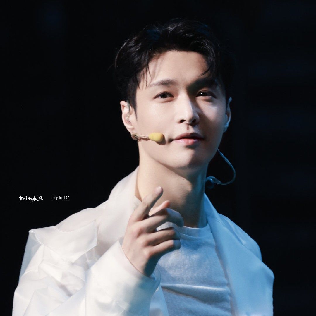 Recent activity shot of Lay (EXO)