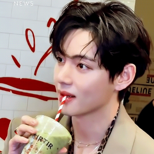 A moment captured by V (BTS)'s fan